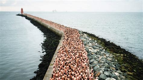 naked gitl|The Naked World of Spencer Tunick